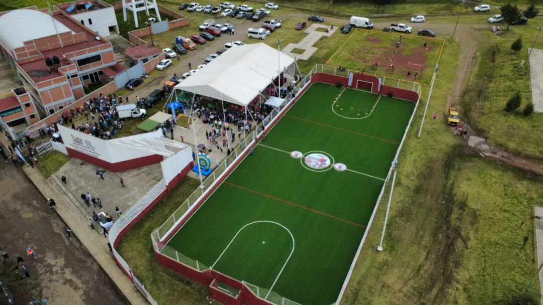Construye Toluca dos prepas y moderniza diez espacios deportivos