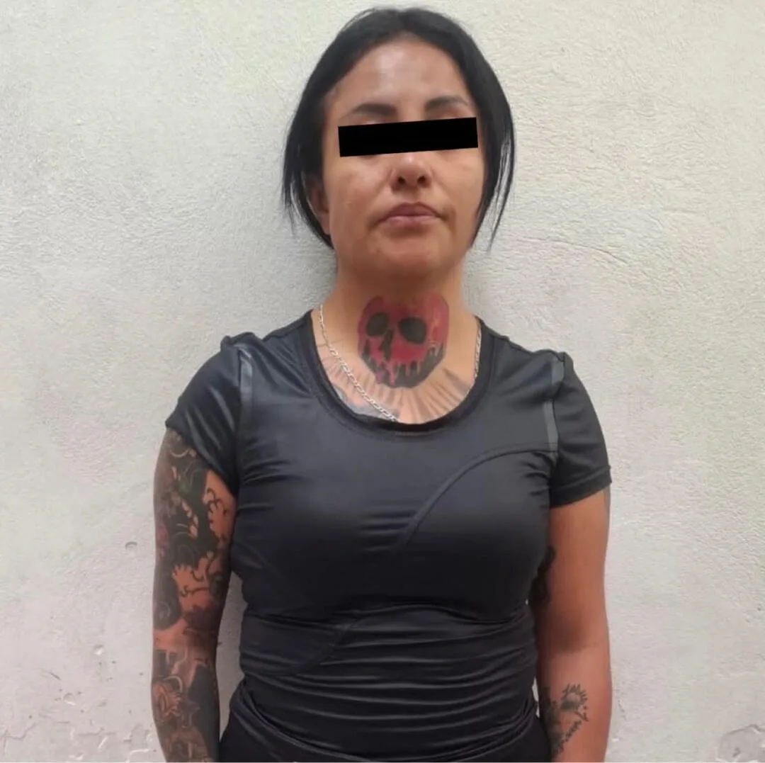 Aseguran a mujer por extorsión a un negocio de comida; su hijo de 12 años quedó bajo resguardo del DIF