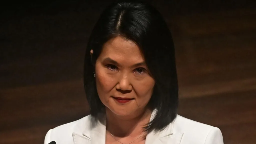 Keiko Fujimori promete combatir la inseguridad y atraer inversiones en Perú