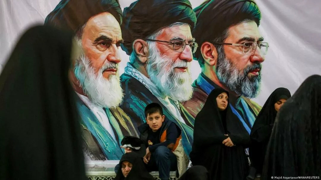 Irán: el funeral de Jamenei como demostración de poder