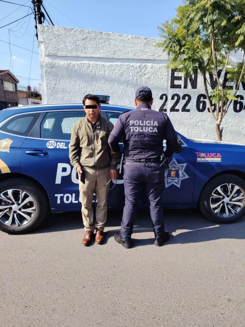 Policía de Toluca recupera camioneta robada y detiene a un hombre
