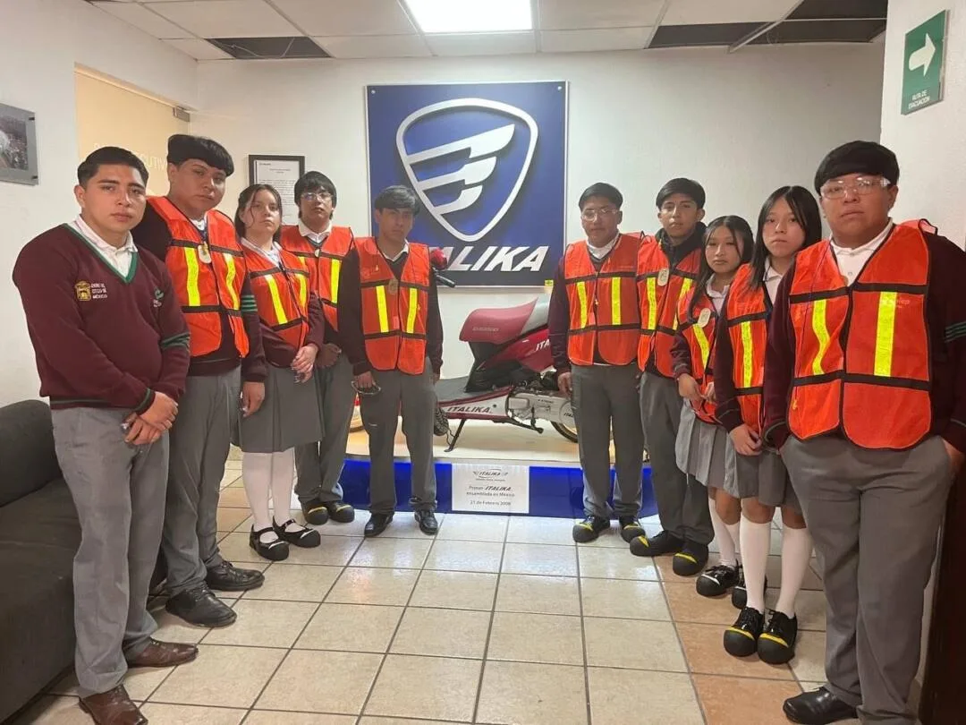 Estudiantes del CONALEP Edomex reciben formación profesional en planta de ensamble de motos en Toluca
