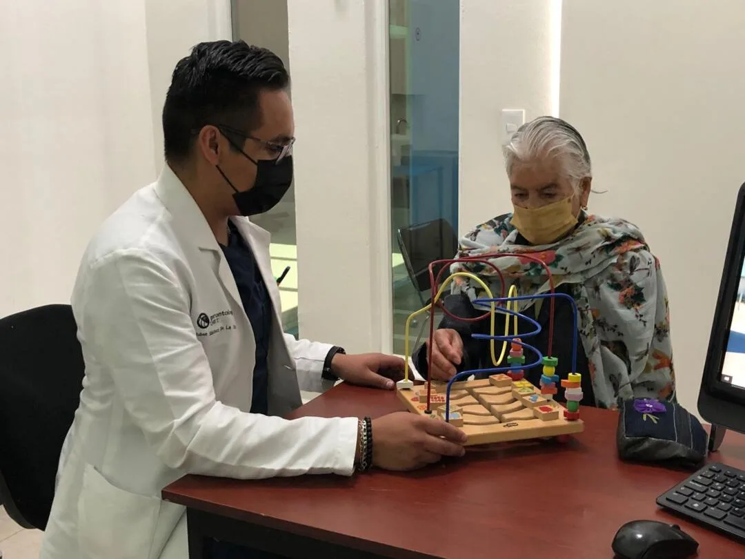 Además de oferta académica, la UNEVT brinda rehabilitación geriátrica y cámara hiperbárica en Ocoyoacac