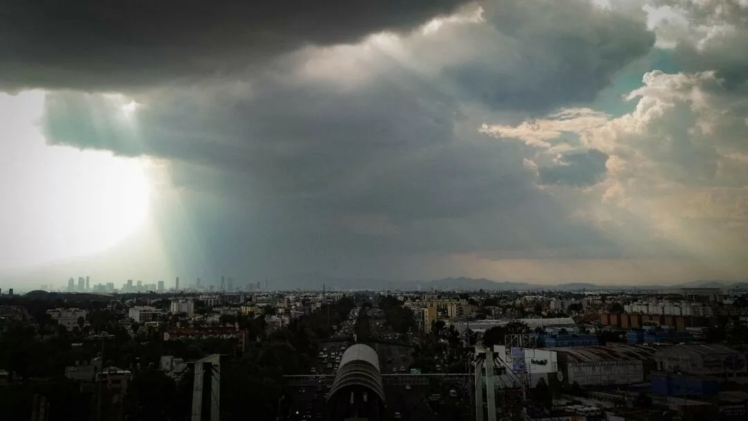 «Tormenta Negra» activa alertas por lluvias extremas y riesgo de inundaciones en México