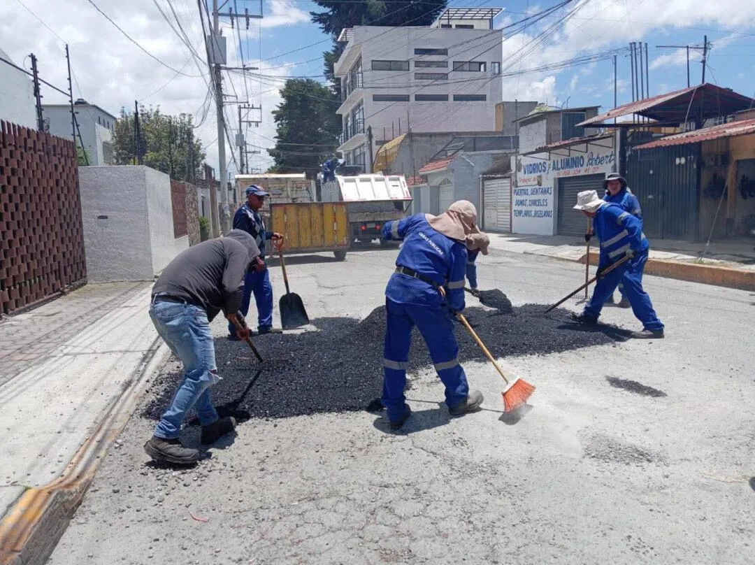 Intensifica Metepec trabajos de bacheo y rehabilitación vial en delegaciones