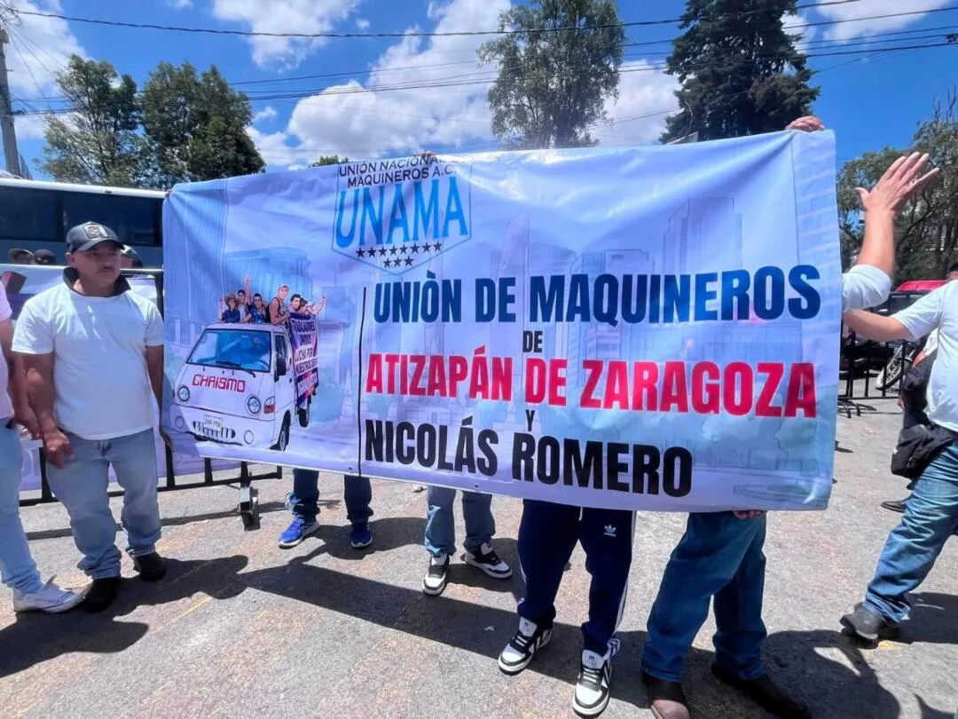 Operadores de tragamonedas protestan en Toluca; exigen a Fiscalía la devolución de sus equipos