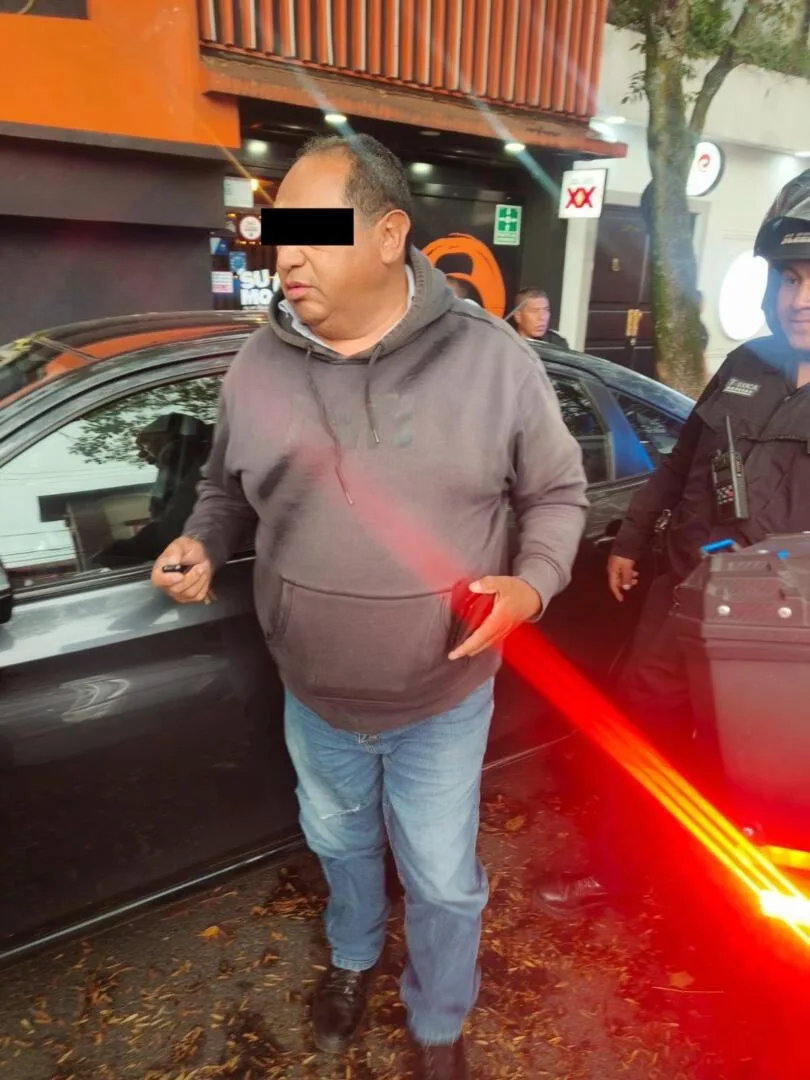 Detiene Policía de Toluca a dos con vehículos robados; recuperan auto y motocicleta