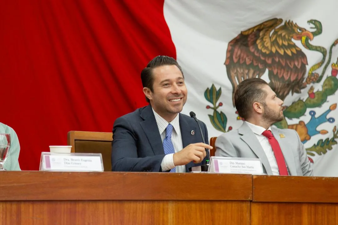 Respaldan escuelas particulares iniciativa priista para limitar uso de redes sociales en niñas y niños