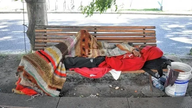 Vivir en la calle: una ciudad que cuenta a sus habitantes cuando ya no tienen techo