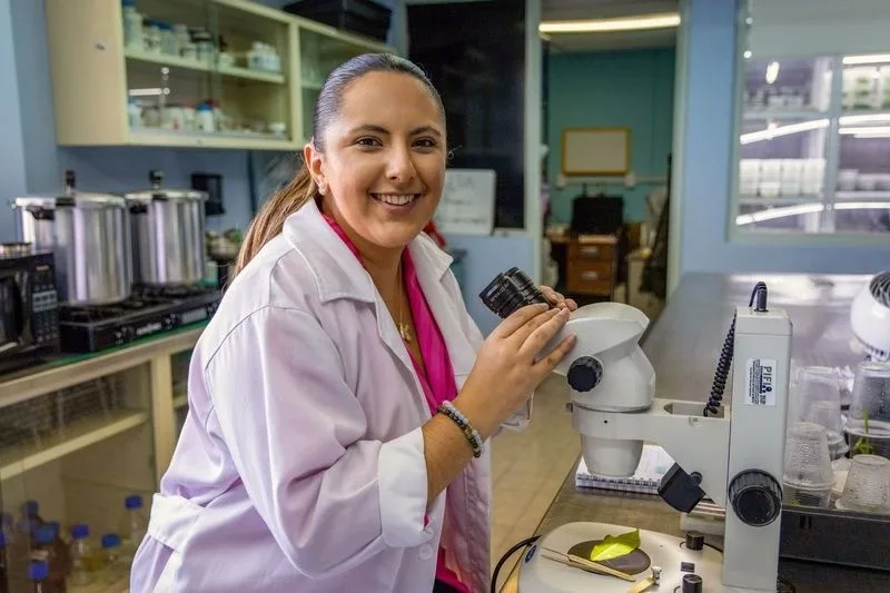 Talento formado en la UAEMéx llega a la lista 30 Under 30 de Forbes México
