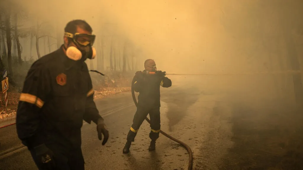 Grecia enfrenta situación «extremadamente difícil» por incendios forestales