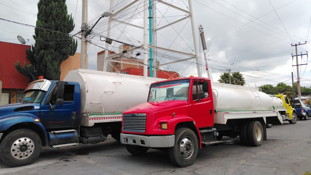 Sin agua 50 colonias de Toluca; activan pipas
