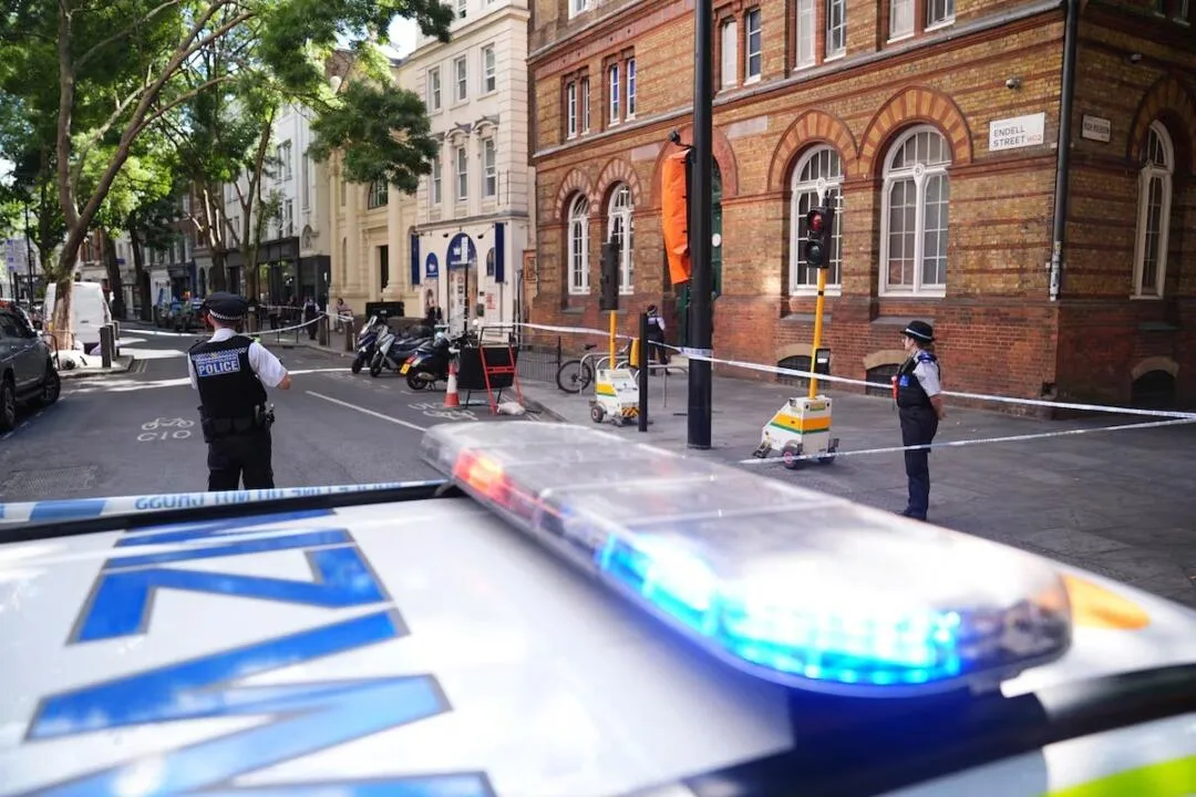 Mujer hiere a cuatro personas con un objeto punzocortante en el centro de Londres