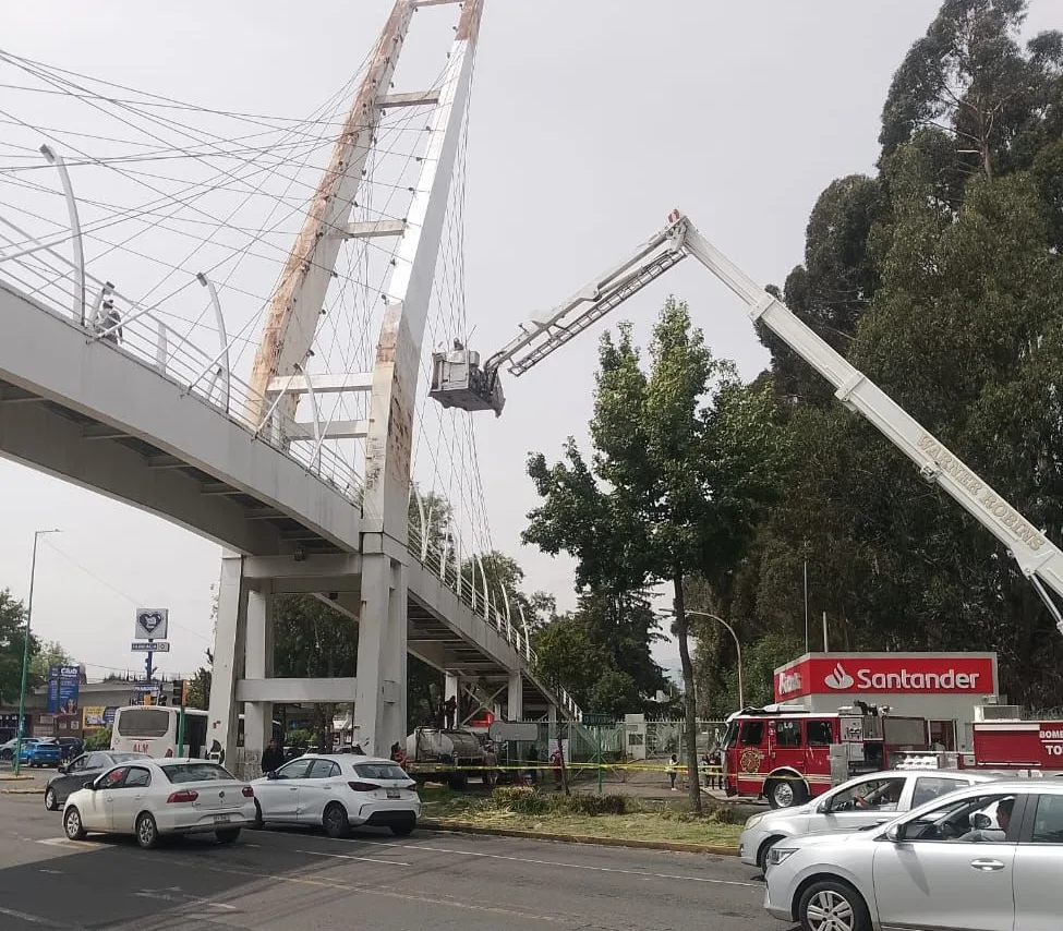 Restaura ayuntamiento de Toluca la estructura del puente de CU
