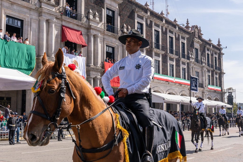 Preside Ricardo Moreno participación de la capital mexiquense en el Desfile Cívico-Militar