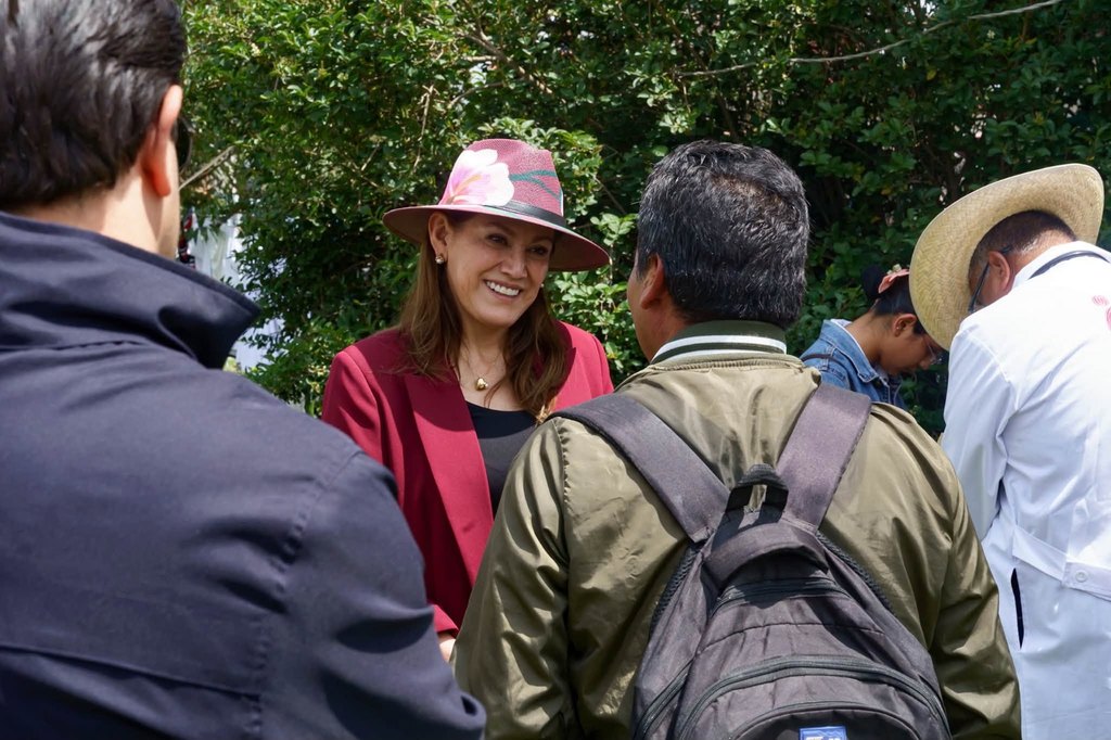 Rocío Pegueros Presidenta del DIF Toluca, lleva servicios de salud a San Diego de los Padres Cuexcontitlán