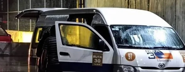 Tragedia bajo el agua: seis muertos en una combi