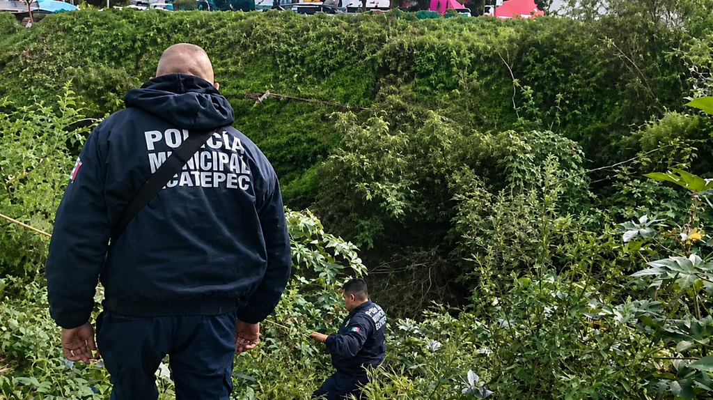 Policía municipal rescata a mujer que cayó a Canal de la Draga