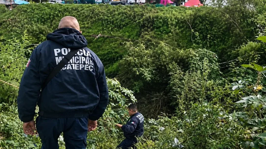 Policía municipal rescata a mujer que cayó a Canal de la Draga
