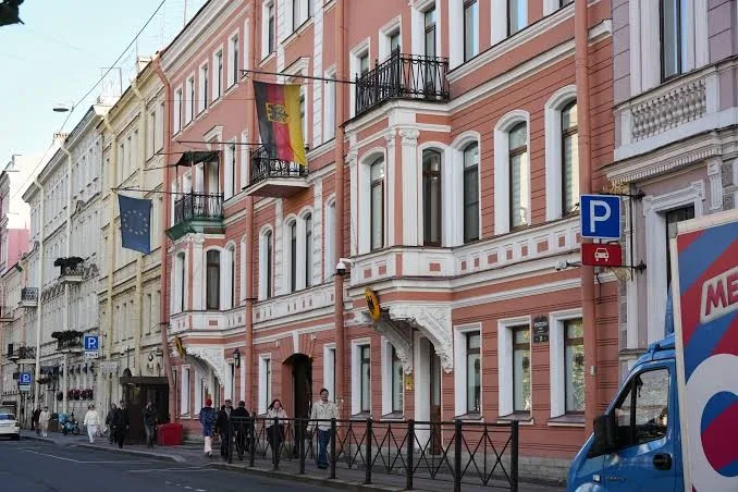 Moscú endurece pulso con Berlín y ordena cierre de consulado alemán