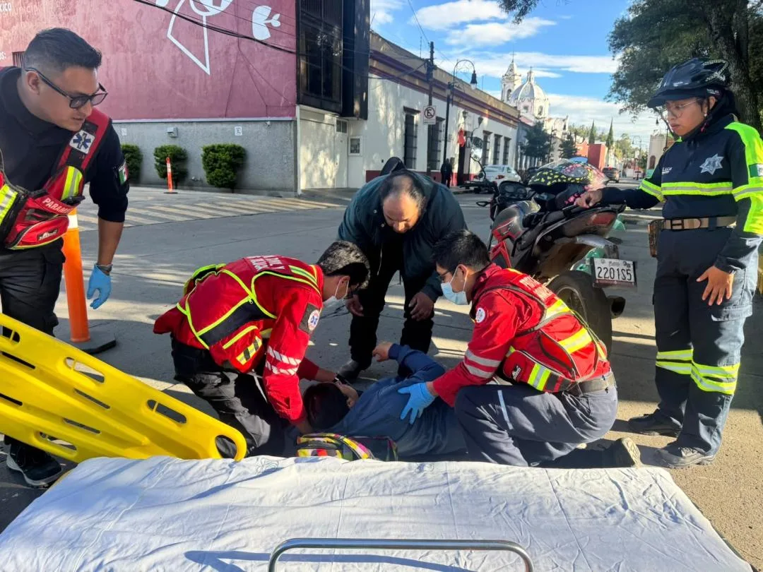 Atienden Guardianes Ciclistas a mujer embarazada con 36 semanas tras percance en Toluca