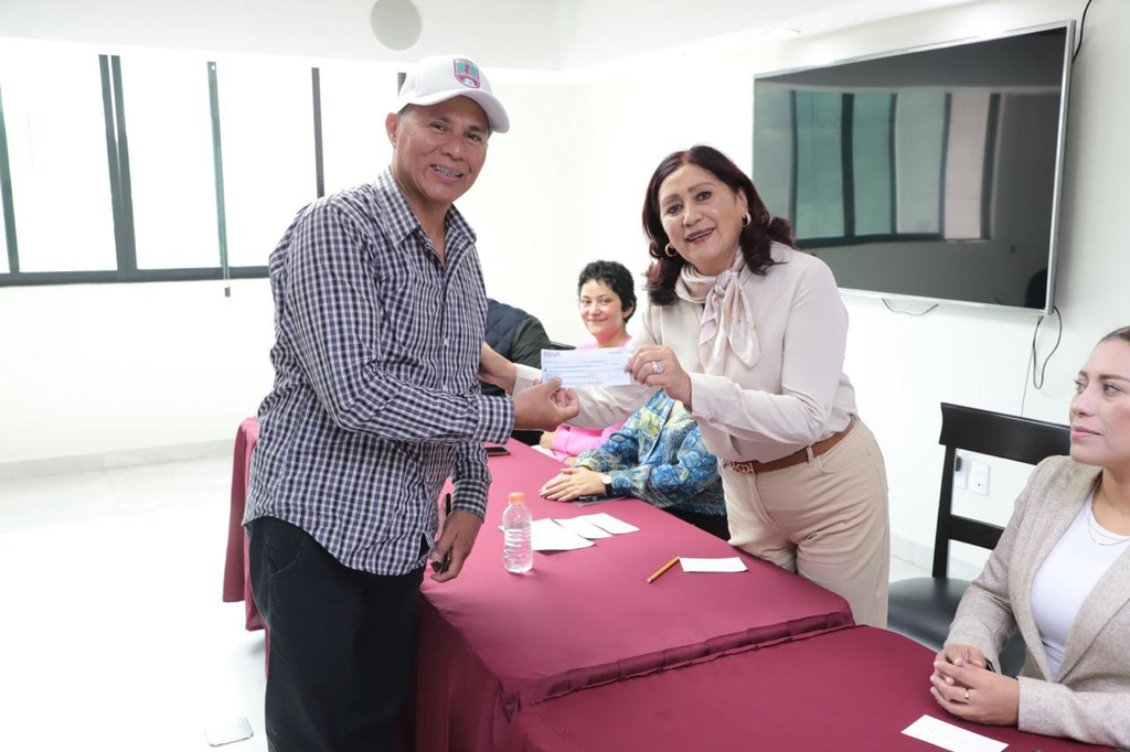 Rosi Wong impulsa celebraciones patrias en Tecámac