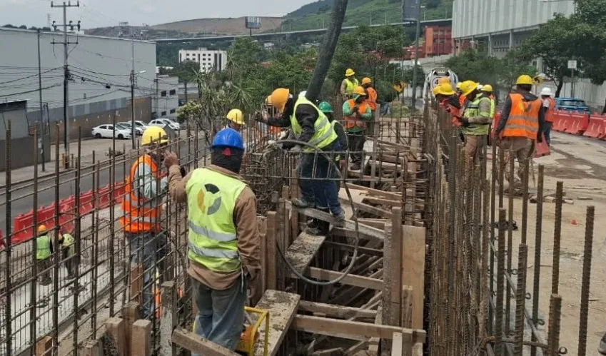 Línea 5 del Mexibús avanza 16% y ya trabajan en 12 estaciones