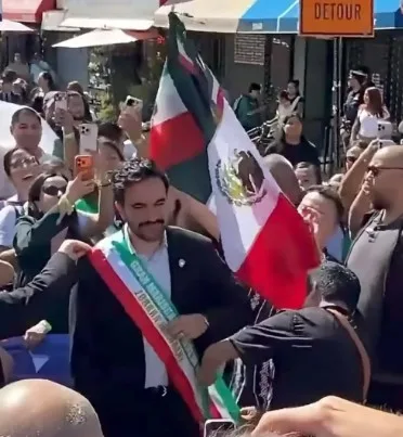 Mamdani hace historia y marcha con mexicanos en Nueva York