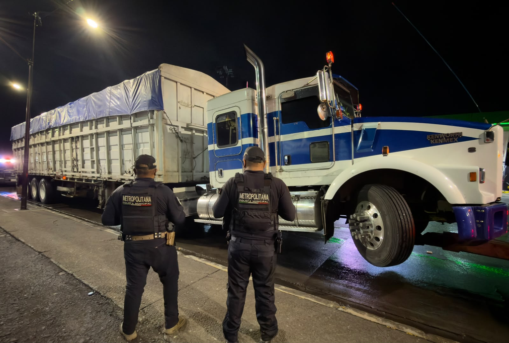 Policía Metropolitana recupera dos tractos robados