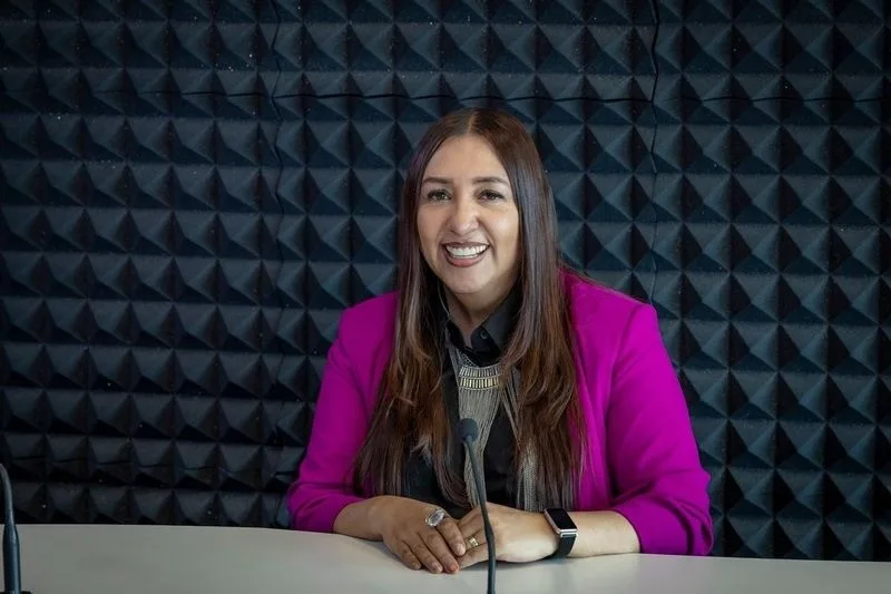 De la pasión a la vocación: Kathya Soto y la radio