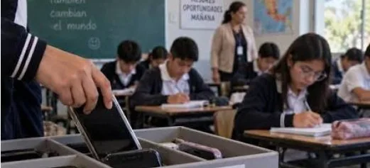 Celulares fuera del aula y el recreo: ¿cuándo entra en vigor la medida?