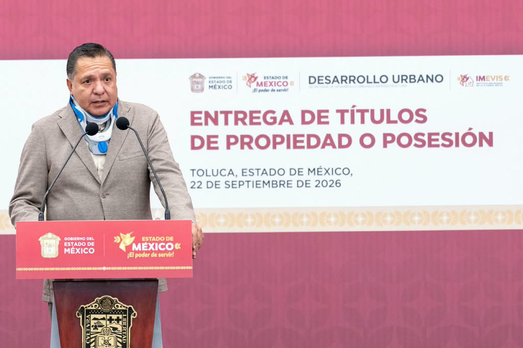 Aumenta Ricardo Moreno la seguridad patrimonial en Toluca con la entrega de títulos de propiedad