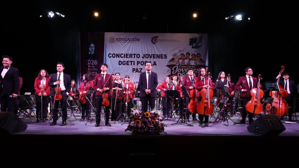 Orquesta Filarmónica de Tecámac se presenta en el Castillo de Chapultepec