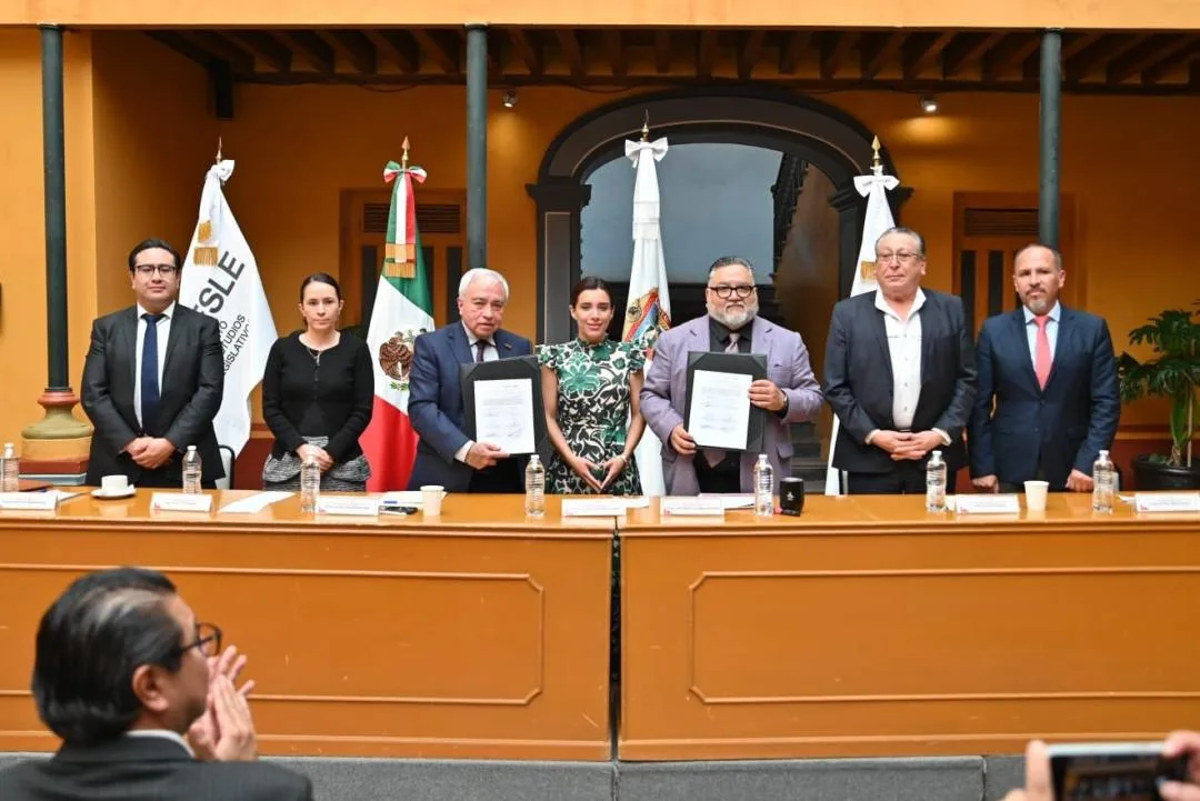 Firman Inesle e IHAEM convenio para profesionalizar la función parlamentaria