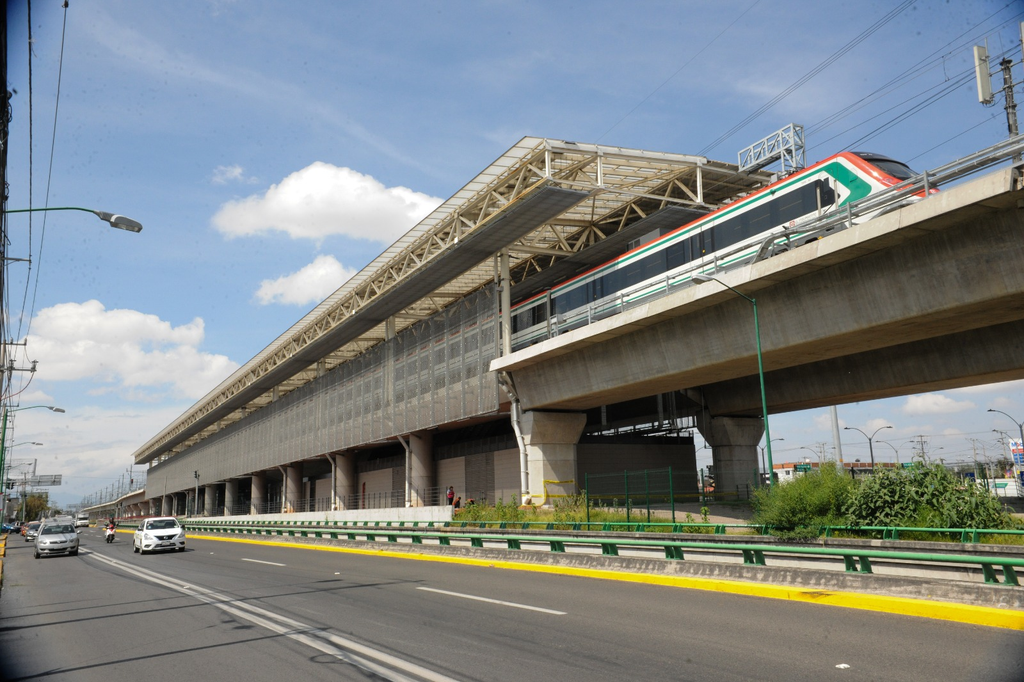 Consolida tren «El Insurgente» la conexión entre el Valle de Toluca y la capital
