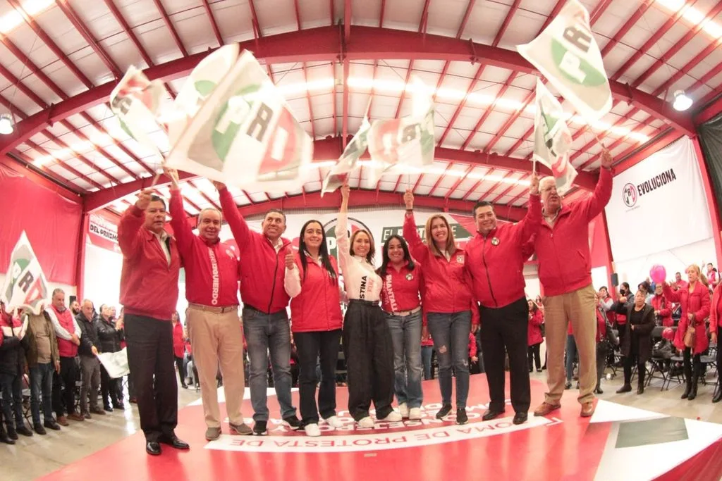 Cristina Ruiz toma protesta a comités seccionales y consejo político del PRI en Toluca