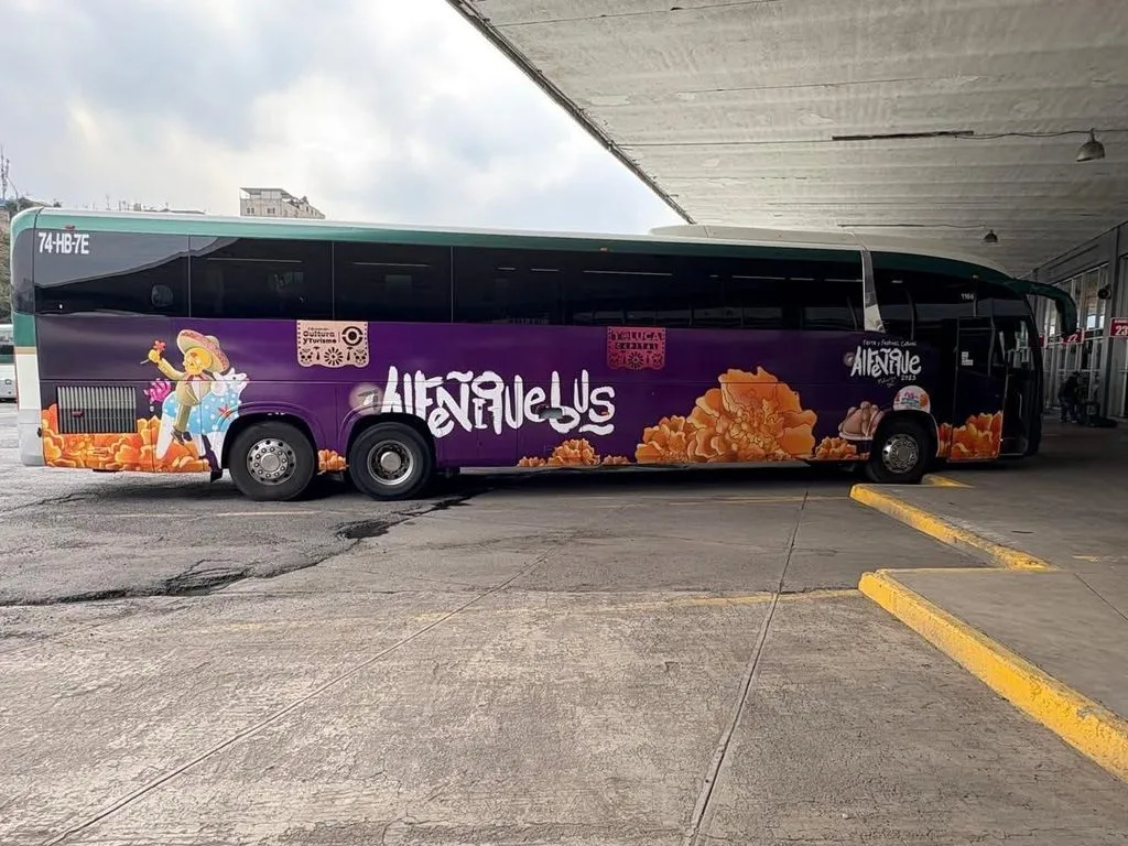 Si vas a los conciertos estelares en el Mercado Juárez, usa el Alfeñique Bus y ¡Súbale! Hay Lugares