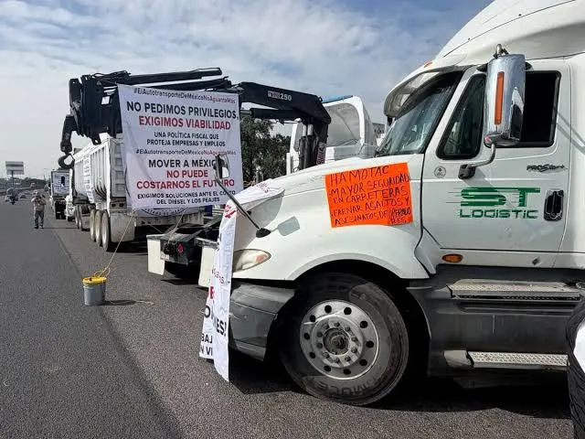 Gobierno y transportistas pactan mesas de diálogo y levantan paro carretero nacional