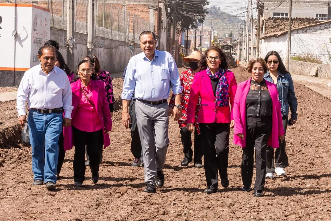 Transformación urbana en Calixtlahuaca: arranca pavimentación y obra educativa en Toluca
