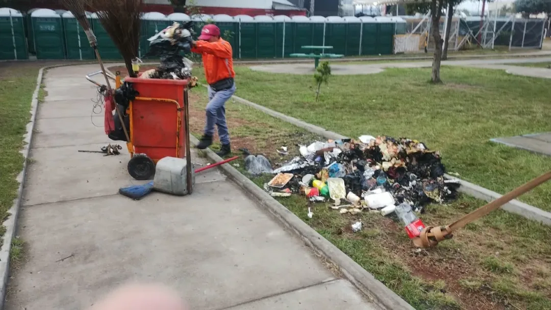 Retiran 16 toneladas de basura durante las actividades del Festival del Alfeñique en Toluca