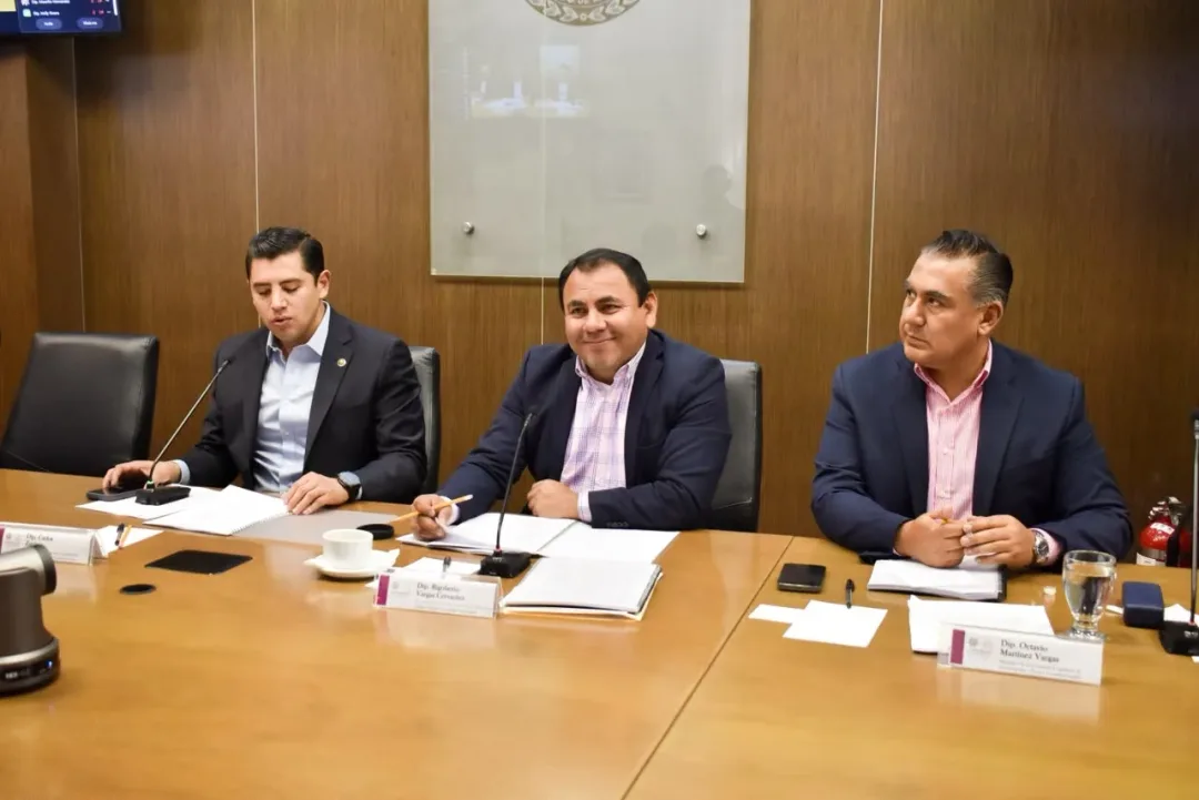 Darán paso a nueva Ley de la UAEMéx: Aprueban en comisiones iniciativas del Ejecutivo y de morena