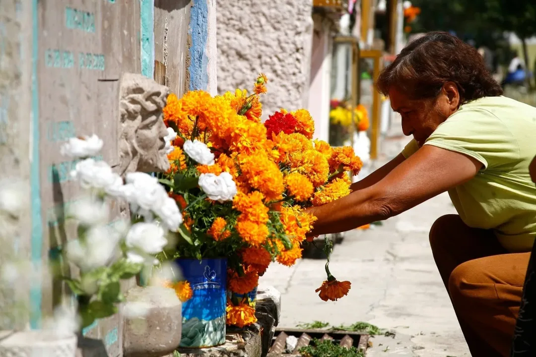 Puestos de comida, agua y sanitarios, bajo supervisión sanitaria en panteones mexiquenses