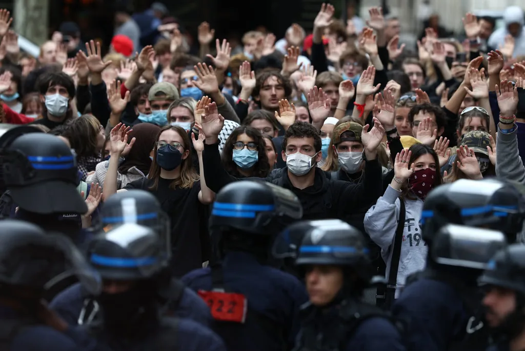 Protestas estudiantiles se extienden por Francia y elevan la tensión con el Gobierno