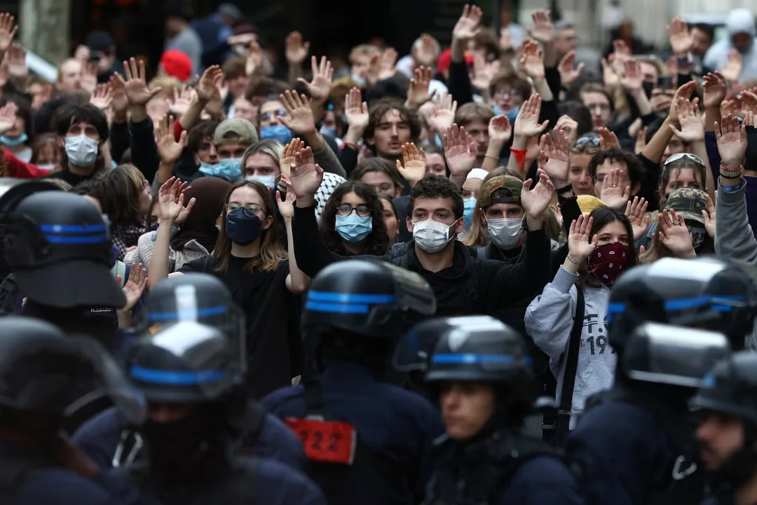 Protestas estudiantiles se extienden por Francia y elevan la tensión con el Gobierno