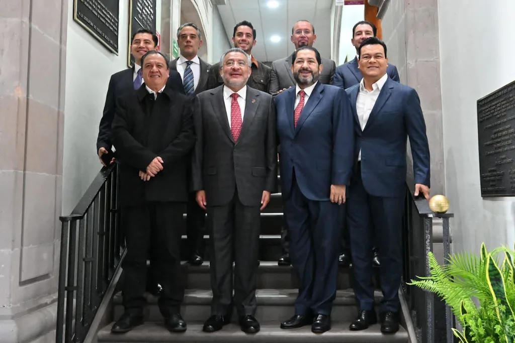 Enfrenta Secretario General de Gobierno cuestionamientos de la oposición por seguridad, bacheo y desabasto de agua en el Edomex