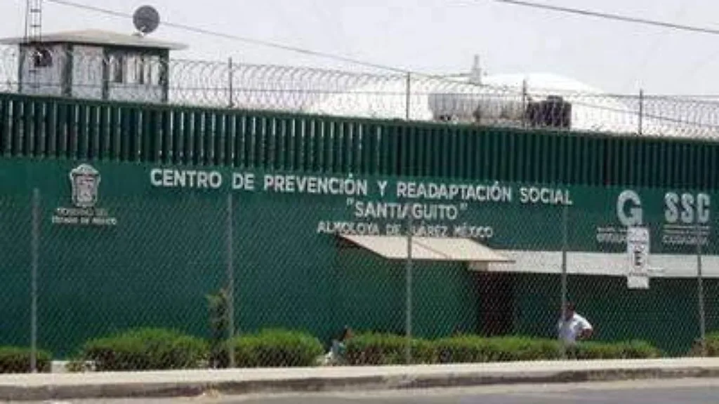Rechazan motín o riesgos en penal de Santiaguito; atribuye presencia de «humo» a neblina