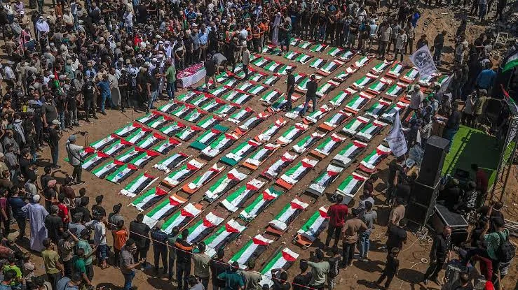 Gaza sepulta a 105 víctimas tras casi tres años bajo los escombros