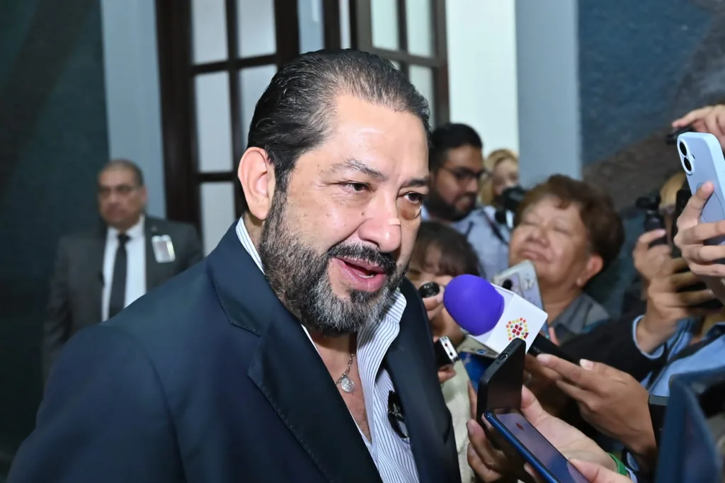 Paco Vázquez llama a la unidad en Morena y perfila agenda legislativa con la reforma a la UAEMéx