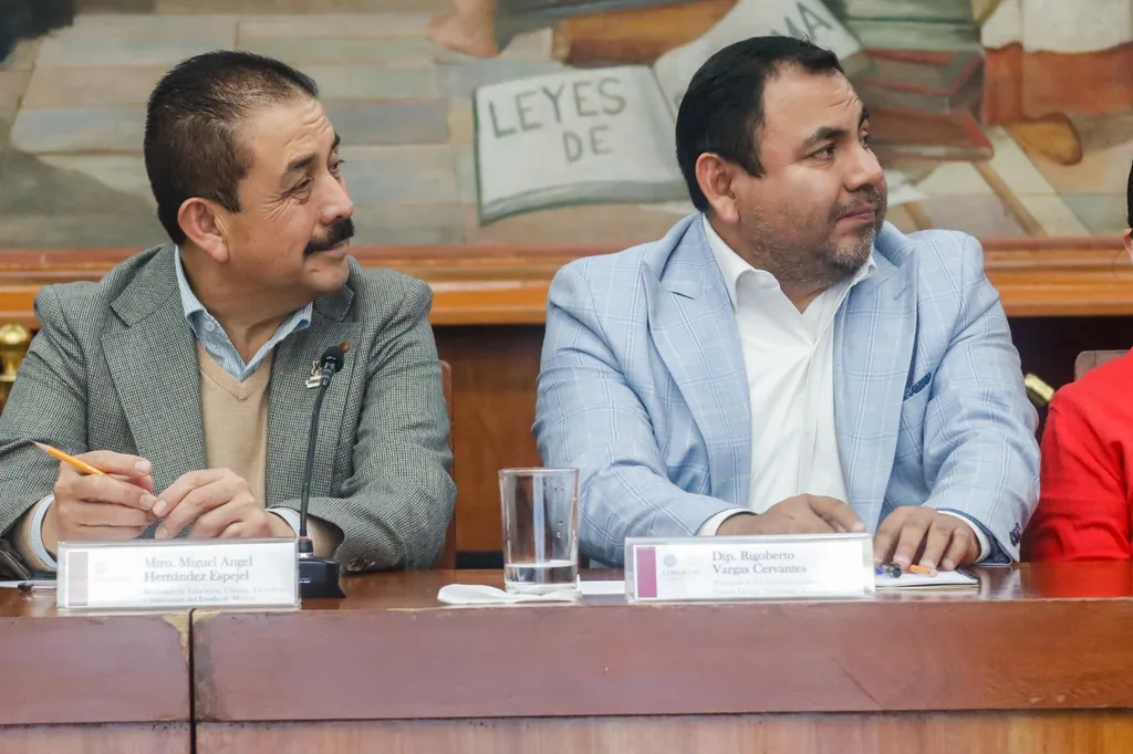 Presenta en el Congreso Mexiquense el libro, «Informe Jóvenes México 2026»