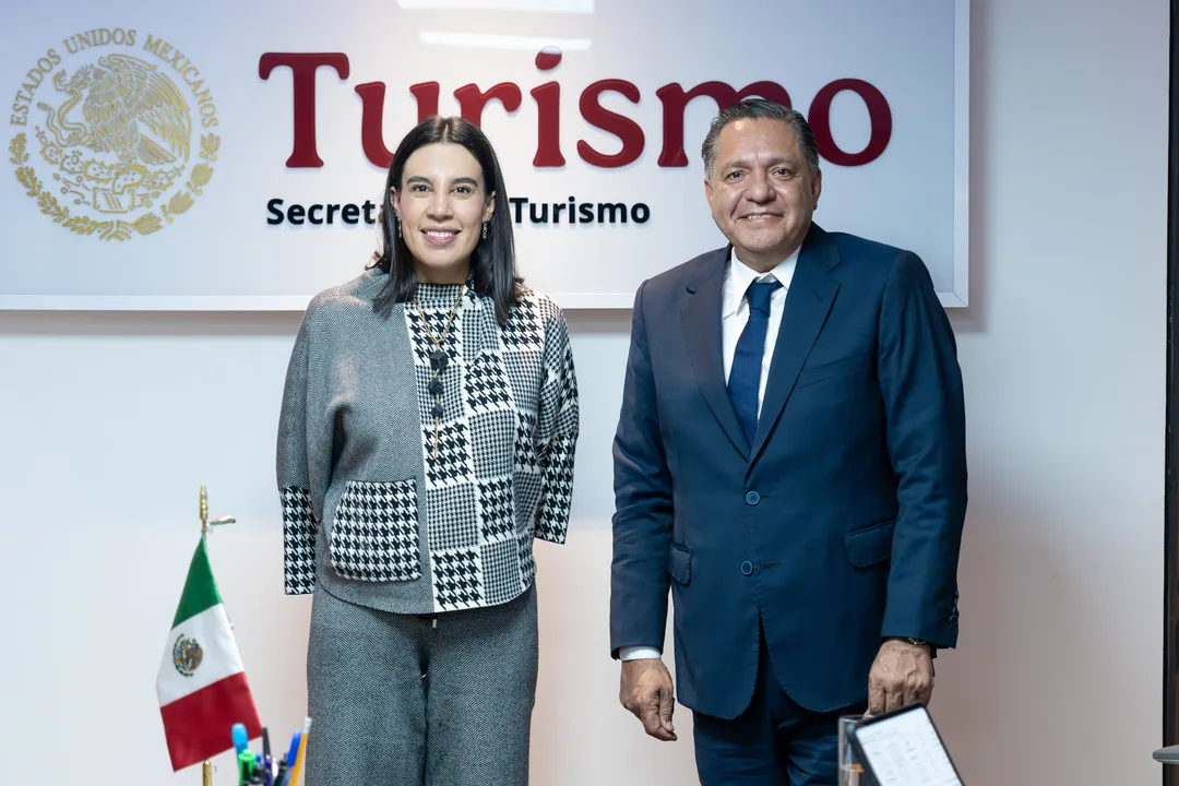Ricardo Moreno presenta alcances del Alfeñique ante Turismo Federal